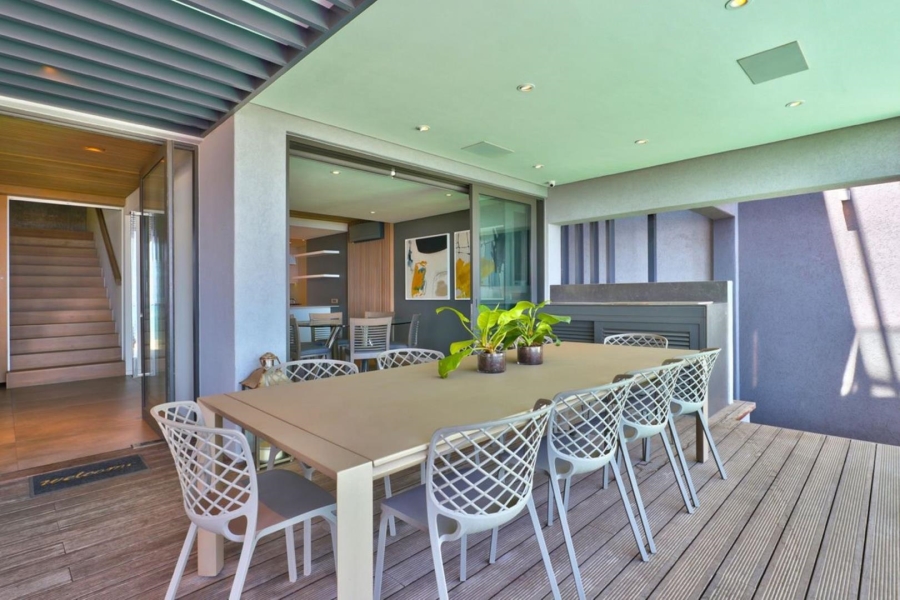 5 Bedroom Property for Sale in Fresnaye Western Cape